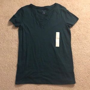 V-neck T